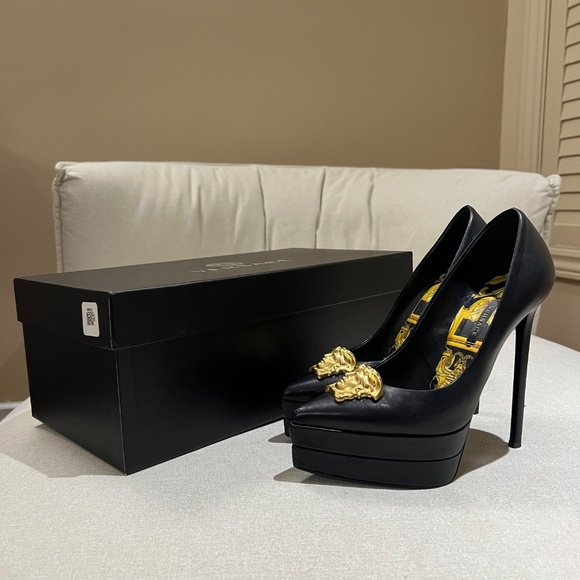 Versace Black Leather Medusa Platform Pumps - Picture 2 of 2